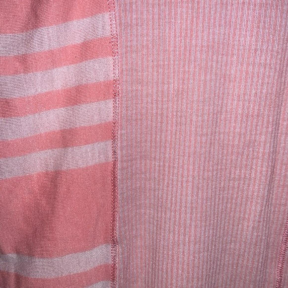 Lululemon half sleeve top Sz 6 - Picture 4 of 4